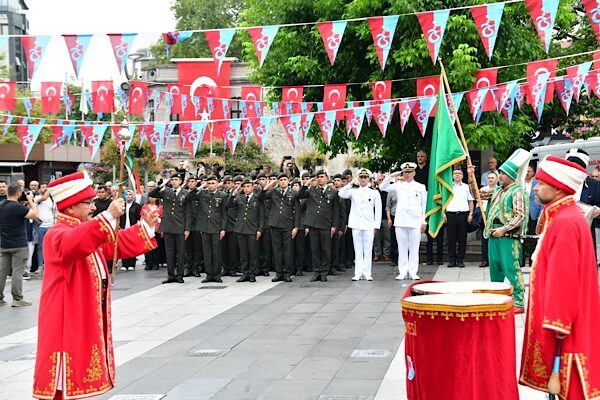 Trabzon’un Fethi’nin 565’inci yıl dönümü dolayısıyla kentte düzenlenen kutlamalar devam