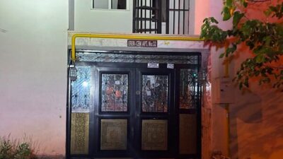 Tunceli’nin Atatürk Mahallesi’nde bir binanın bitişiğinde yürütülen temel kazısı sırasında,