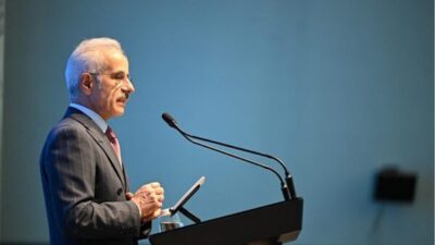 Ulaştırma ve Altyapı Bakanı Abdulkadir Uraloğlu, dağların ardını yakın eden