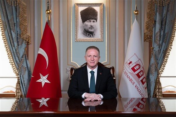 İstanbul Valisi Davut Gül, Gazi Jandarma Asteğmen Metin Taşkın ve