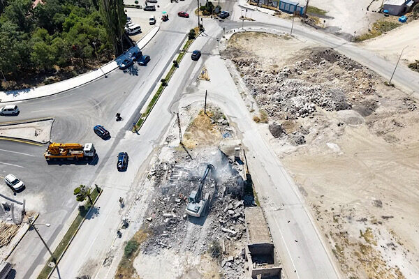 Van Büyükşehir Belediyesi, Hatuniye Caddesi’nin ikinci etabında yol çalışmaları kapsamında