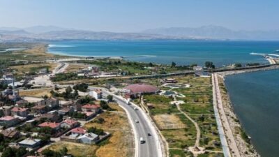 Van Büyükşehir Belediyesinden yapılan açıklamada, Sahil Yolu Projesi kapsamında yürütülen