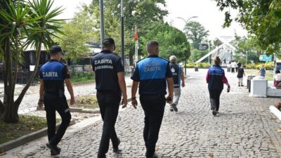 Yalova Belediyesi Zabıta Müdürlüğü ekipleri, kent genelinde vatandaşların yoğun olarak