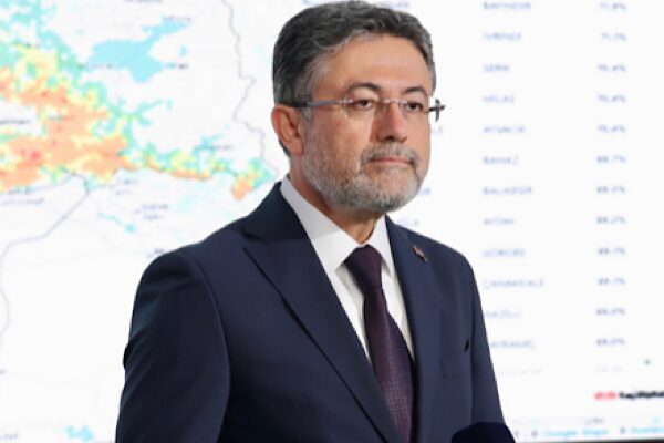 Tarım ve Orman Bakanı İbrahim Yumaklı, yaptığı açıklamada, yangın gözetleme