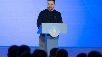 Ukrayna Devlet Başkanı Volodimir Zelenski, Kiev bölgesindeki Myla köyünde Rus