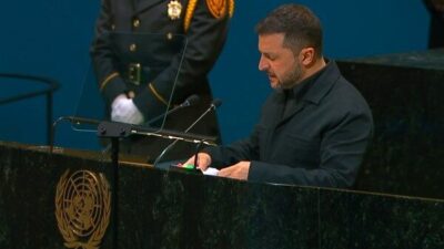 Ukrayna Devlet Başkanı Volodimir Zelenski, Rusya’nın Kriviy Rih kentindeki bir