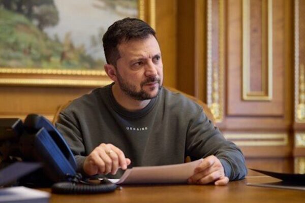 Ukrayna Devlet Başkanı Zelenski, Ermenistan Başbakanı Nikol Paşinyan ile telefon