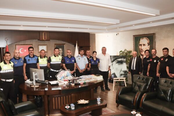 Yalova Belediye Başkanı Mehmet Gürel, Zabıta Haftası kapsamında Yalova Belediyesi