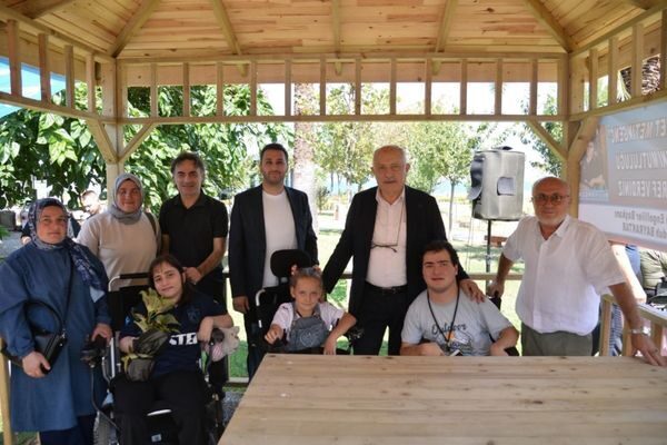Trabzon Büyükşehir Belediyesi tarafından özel gereksinimli bireylerin aileleriyle birlikte daha