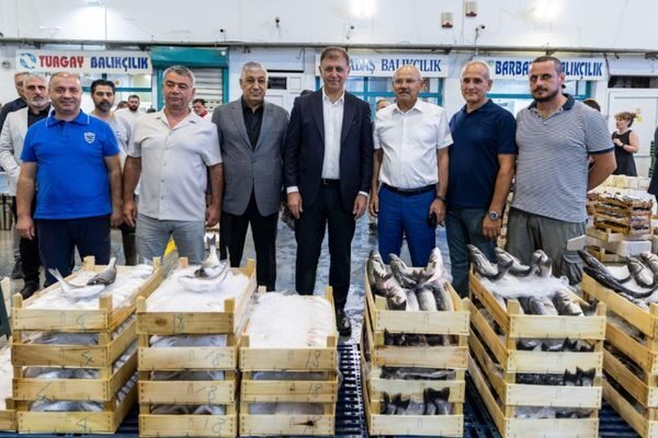 İzmirli balıkçılar, av yasağının sona ermesiyle 1 Eylül itibarıyla yeni