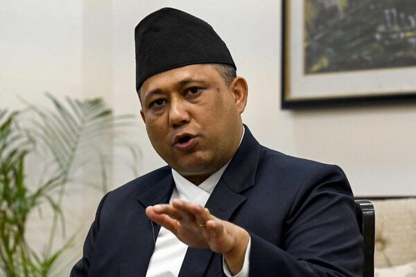 Khanal, Çin’in Katmandu Büyükelçisi Zhang Maoming ile görüşmesinde, Çin hükümeti