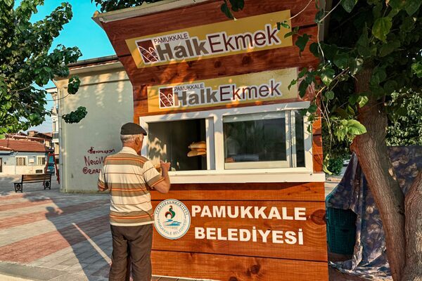 Pamukkale Belediyesi, Halk Ekmek projesi kapsamında ilçe genelindeki 30 büfede